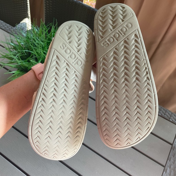 Adidas slides slippers 8 champagne sandals 7.5 - Picture 5 of 11